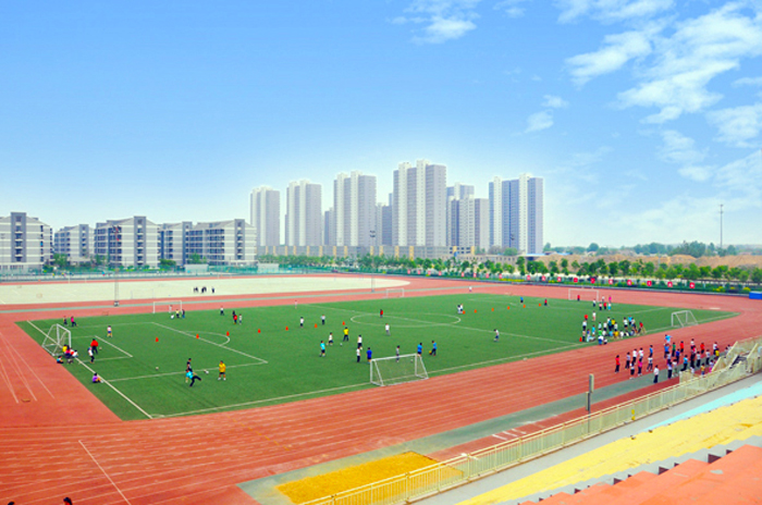 西足球场地.jpg